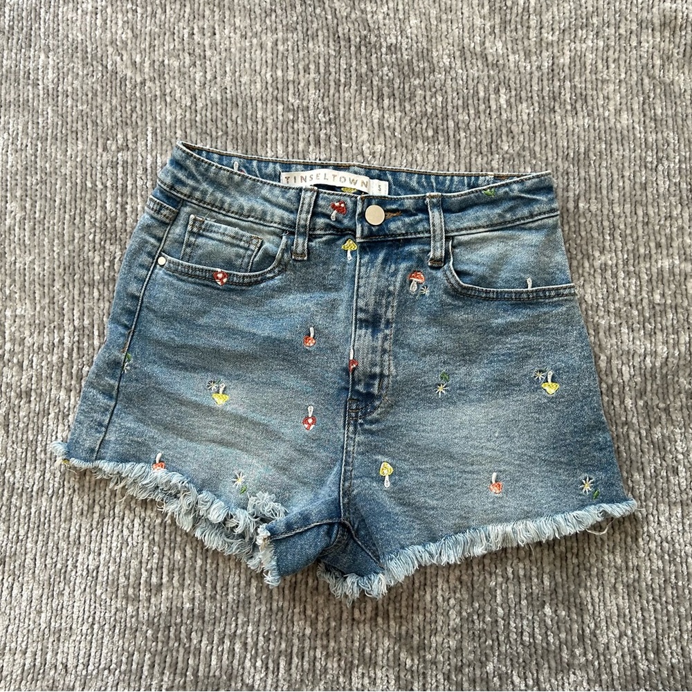 Women’s mushroom detail shorts 5